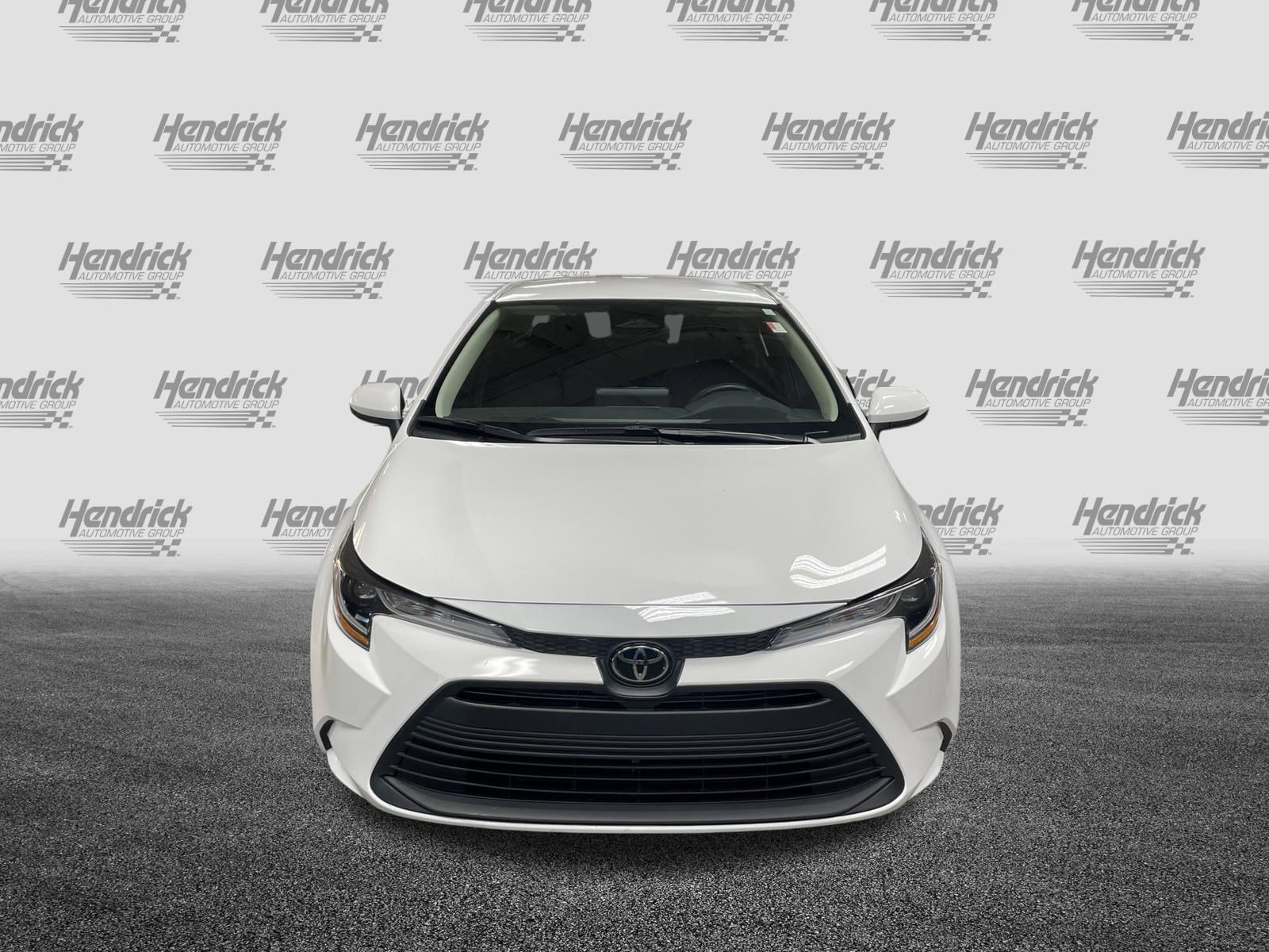 Certified 2025 Toyota Corolla LE FWD image 3