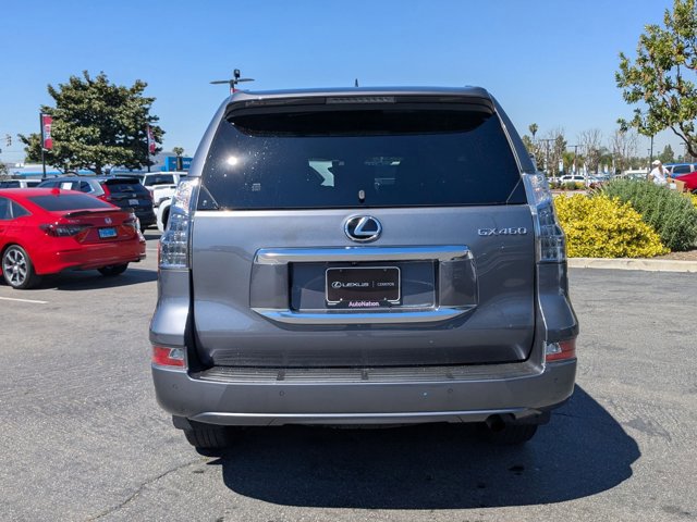 Used 2023 Lexus GX 460 Premium w/ Premium Package image 7