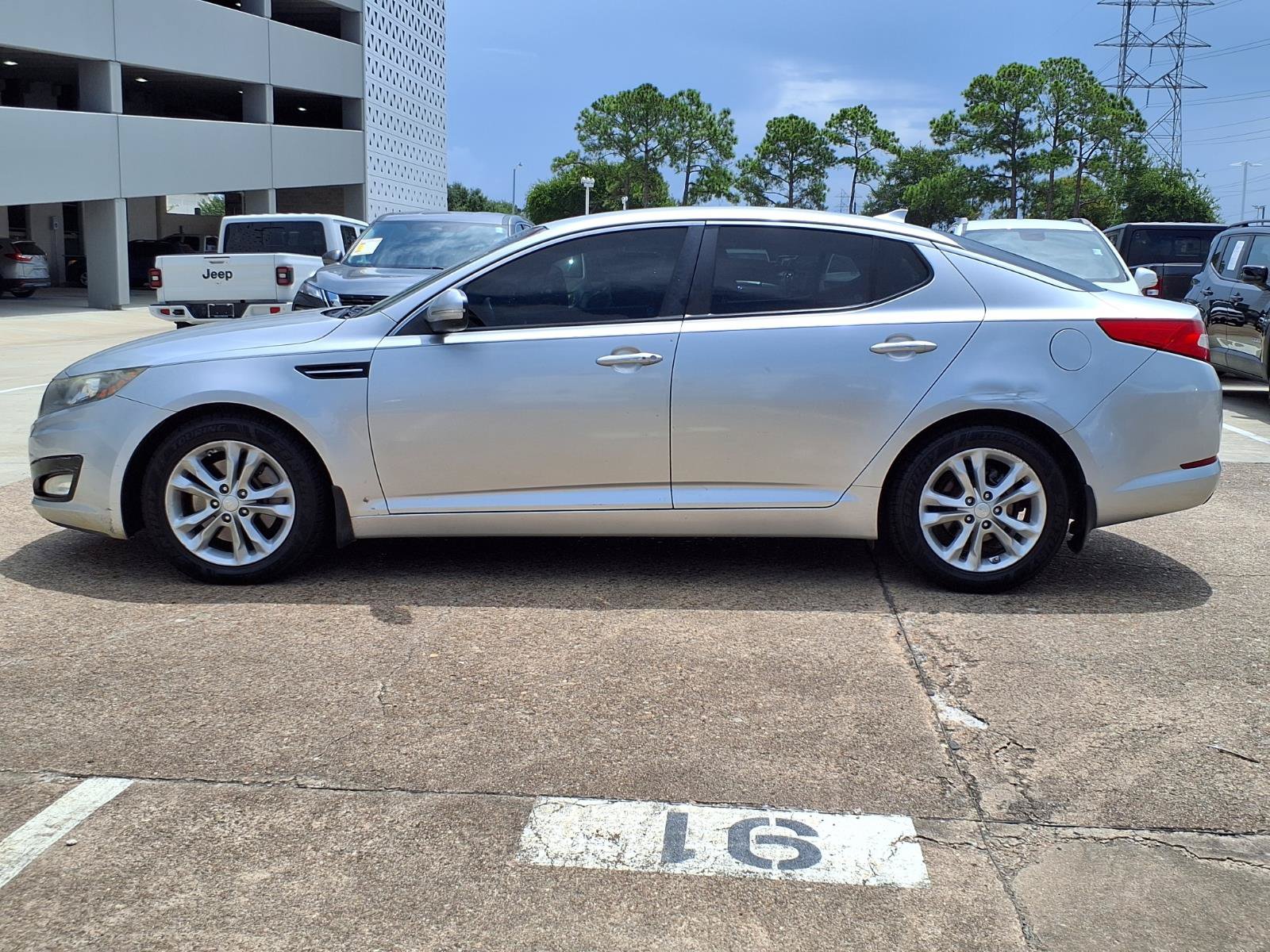 Used 2012 Kia Optima EX FWD image 25