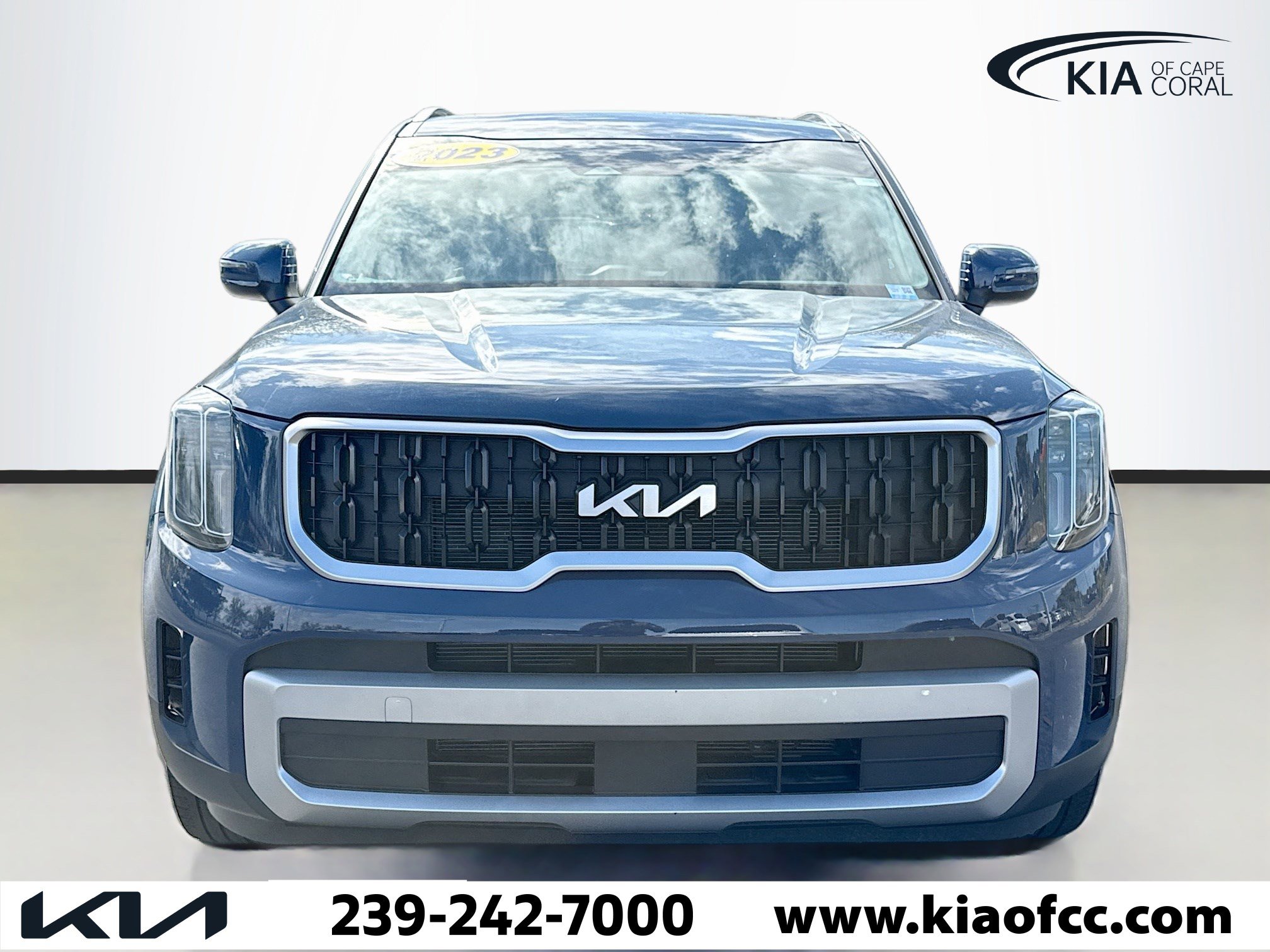 Used 2023 Kia Telluride EX w/ EX Captain's Chair Package image 8