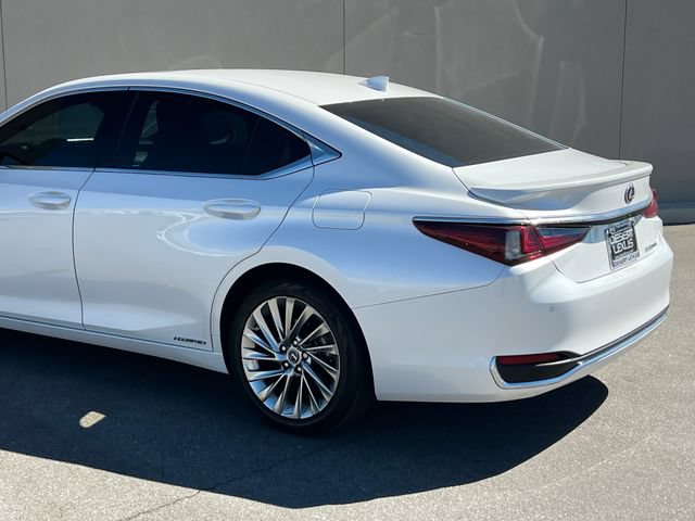Used 2021 Lexus ES 300h w/ Accessory Package FWD image 7