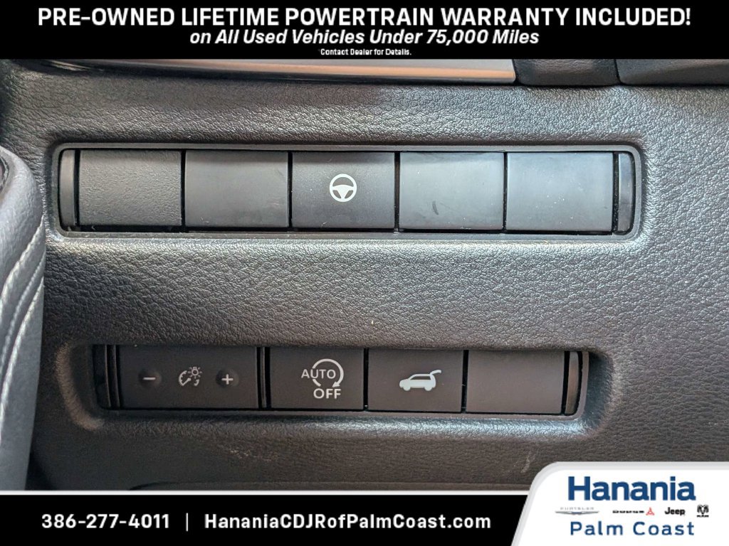 Used 2025 Nissan Rogue SV AWD/4WD image 22