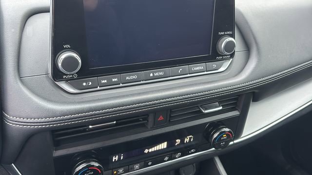 Used 2024 Nissan Rogue SV image 21