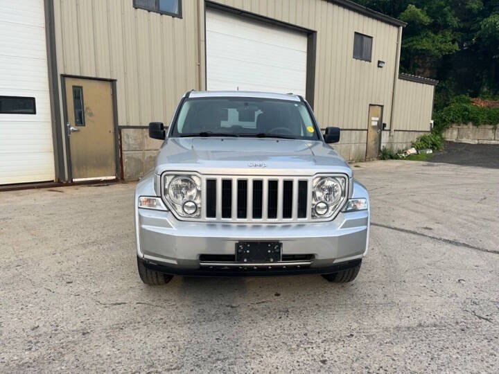 Used 2012 Jeep Liberty Sport AWD/4WD image 3