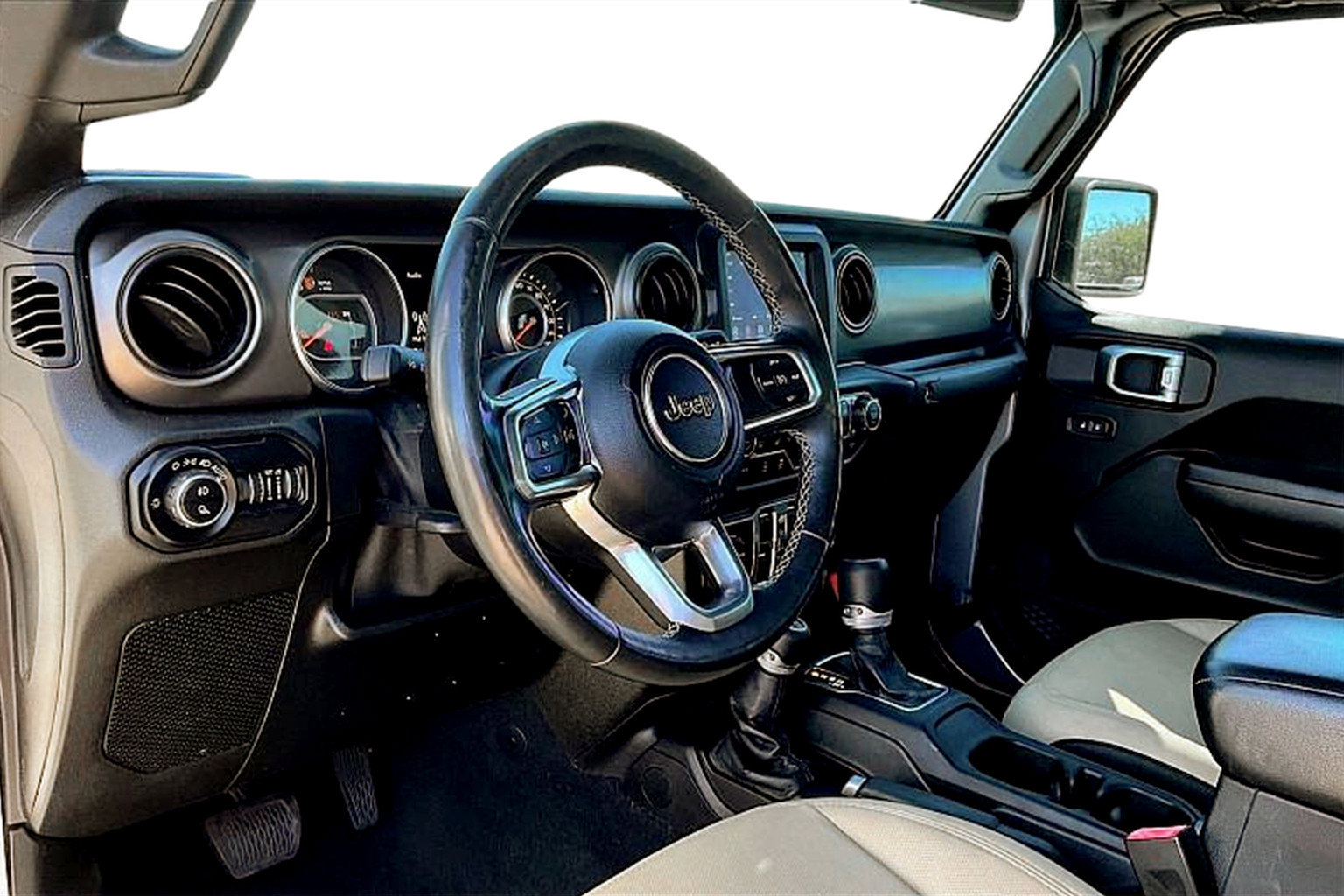 Used 2020 Jeep Gladiator Sport w/ Quick Order Package 24S image 13