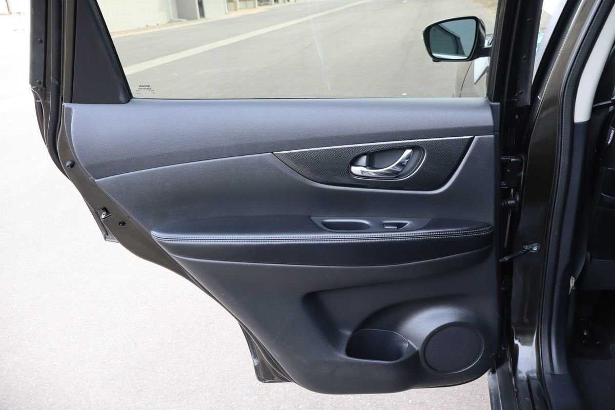 Used 2014 Nissan Rogue SL w/ SL Premium Package image 24