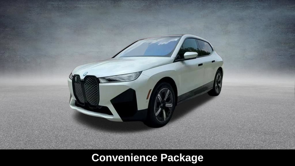 Used 2024 BMW iX xDrive50 w/ Sport Package AWD/4WD image 10