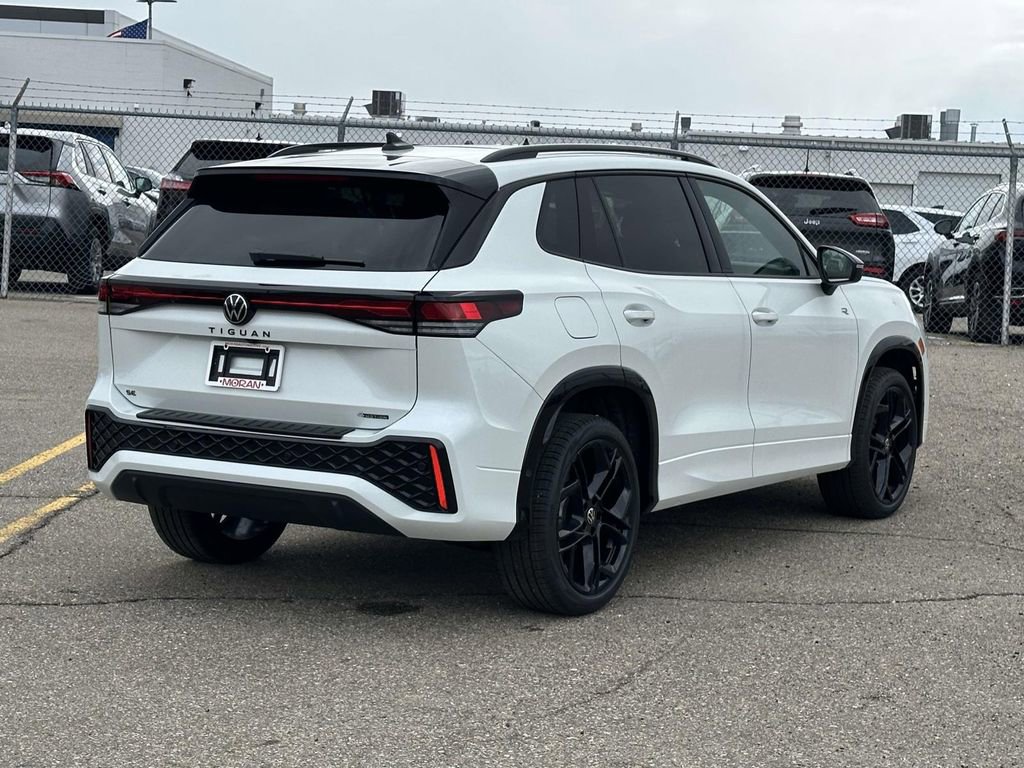 New 2026 Volkswagen Tiguan SE R-Line AWD/4WD image 4