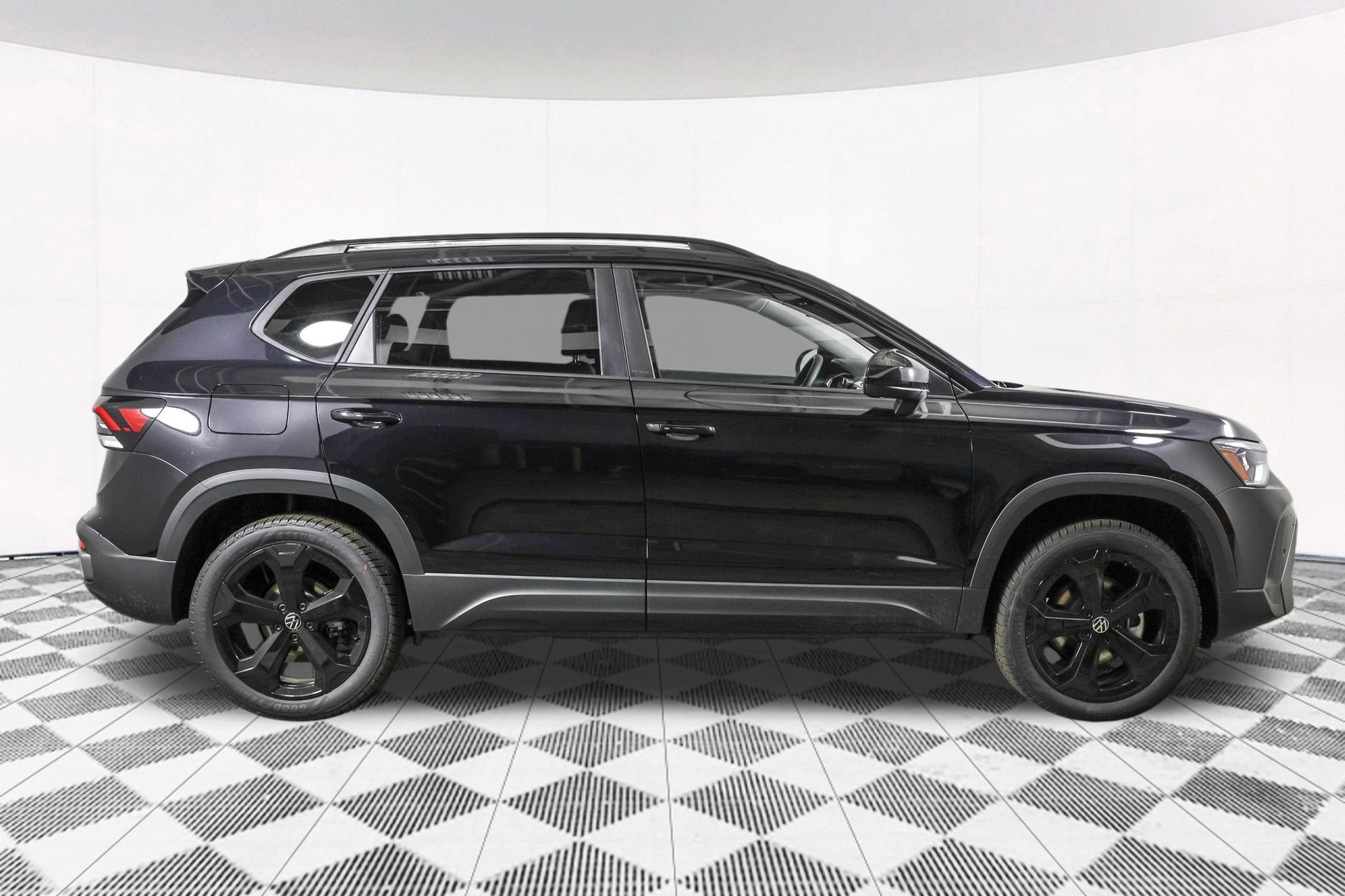 New 2026 Volkswagen Taos SE AWD/4WD image 11