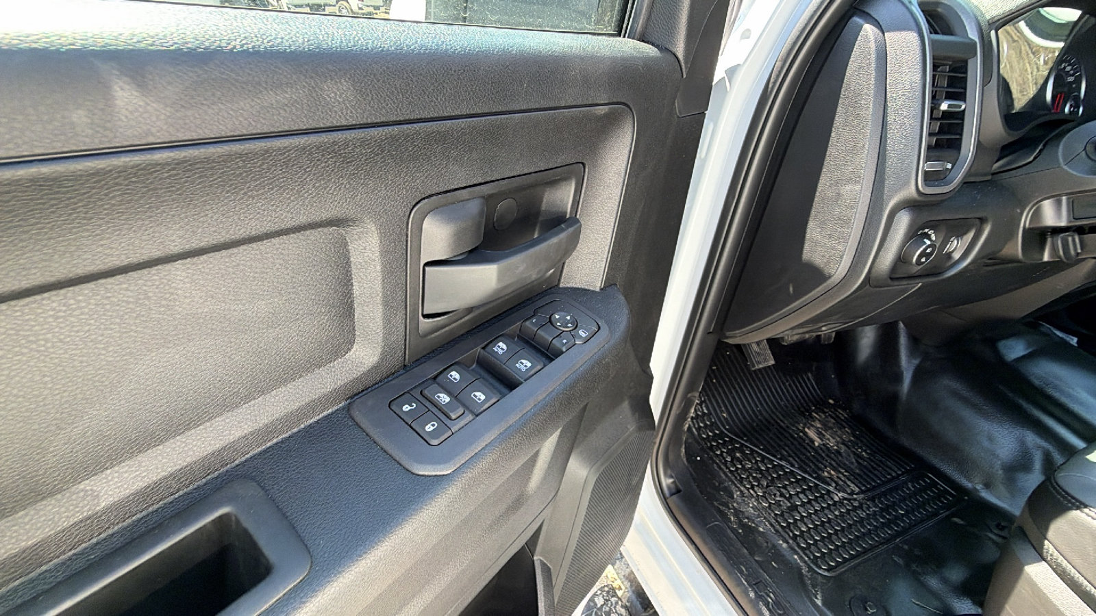 New 2026 RAM 2500 Tradesman AWD/4WD image 15