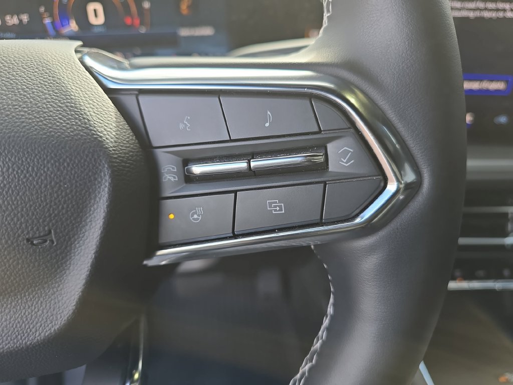 Used 2025 Chevrolet Traverse LT w/ LPO, Floor Liner Package AWD/4WD image 19