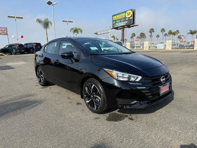 New 2025 Nissan Versa SR w/ Trunk Package