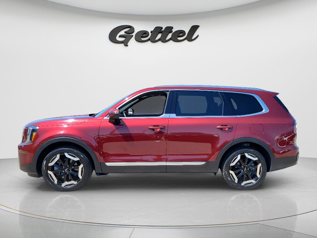 Used 2023 Kia Telluride EX w/ EX Captain's Chair Package image 8