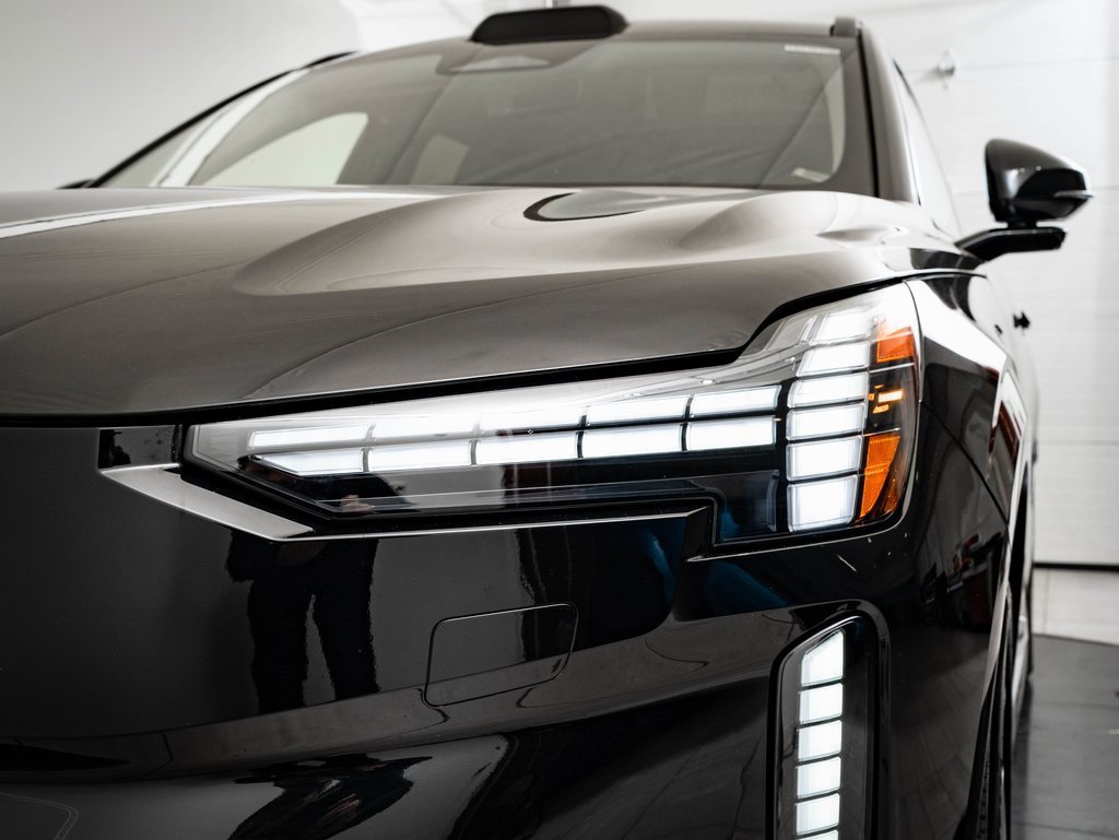 Used 2025 Volvo EX90 Plus image 14