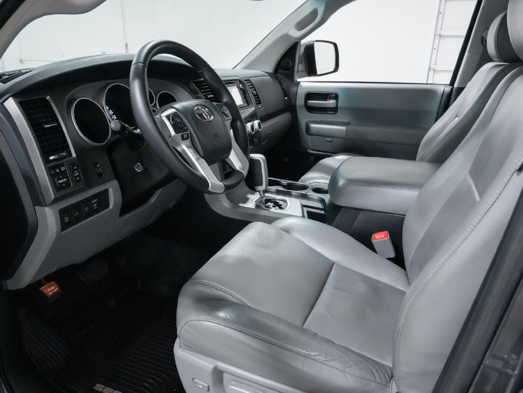 Used 2017 Toyota Sequoia Limited w/ Safety & Convenience Package AWD/4WD image 10