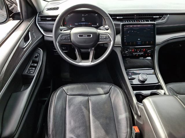 Used 2023 Jeep Grand Cherokee L Limited w/ Luxury Tech Group II AWD/4WD image 11