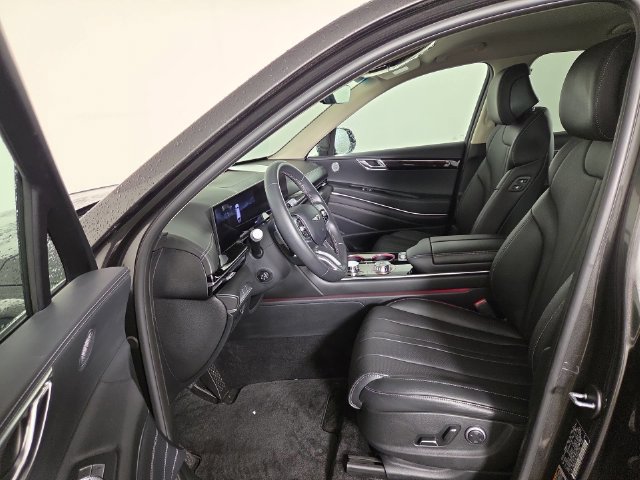 Used 2025 Genesis GV80 2.5T Standard AWD/4WD image 12