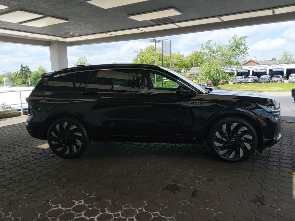 Certified 2025 Lincoln Nautilus Black Label w/ Jet Appearance Package AWD/4WD image 5