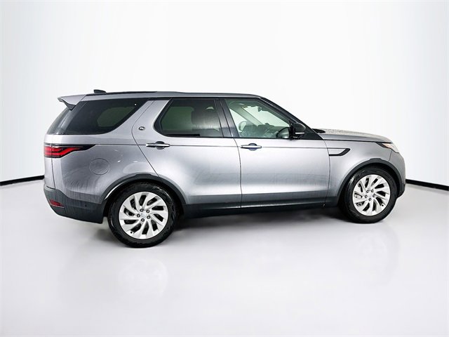 Used 2024 Land Rover Discovery S image 4
