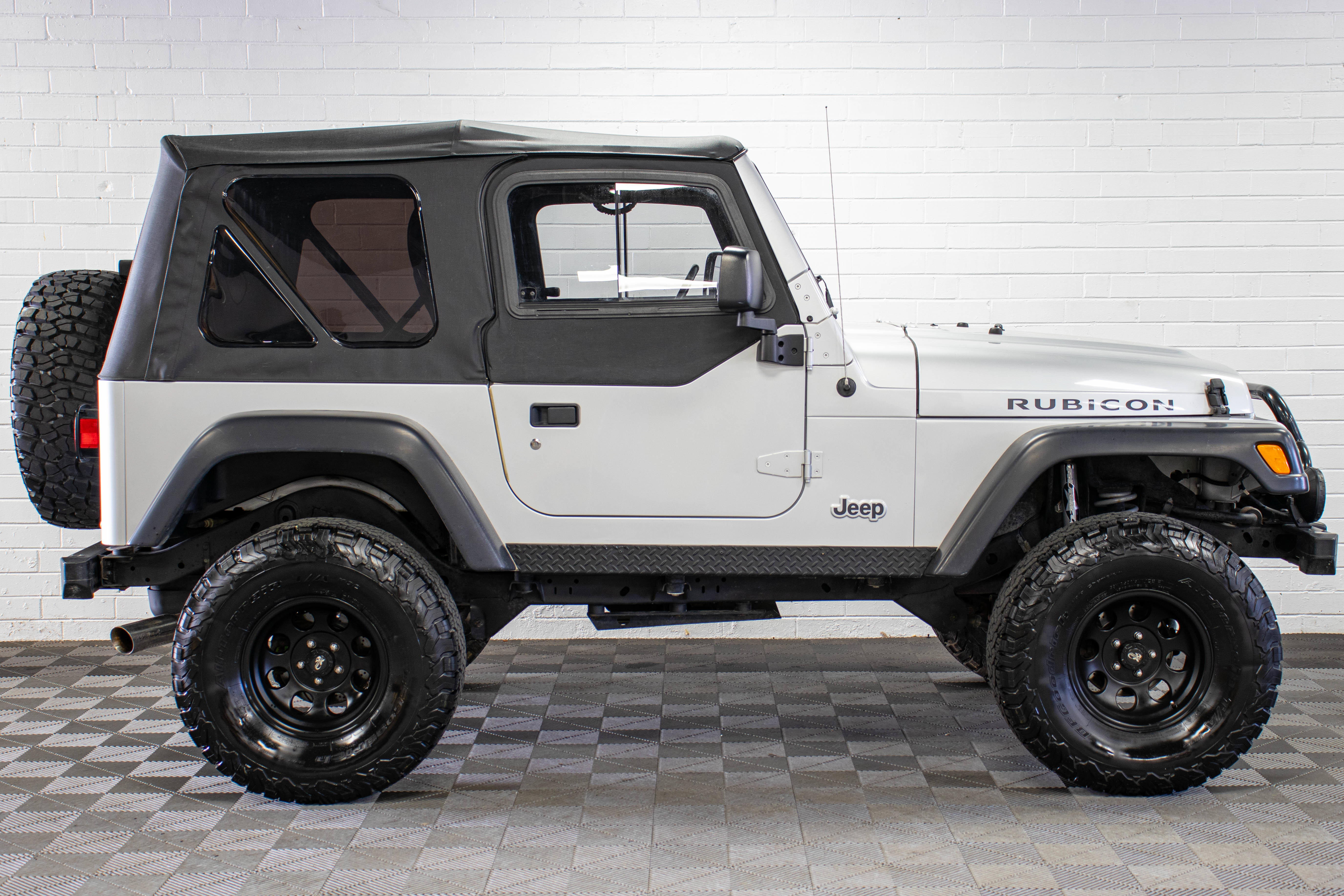 Used 2003 Jeep Wrangler Rubicon AWD/4WD image 2