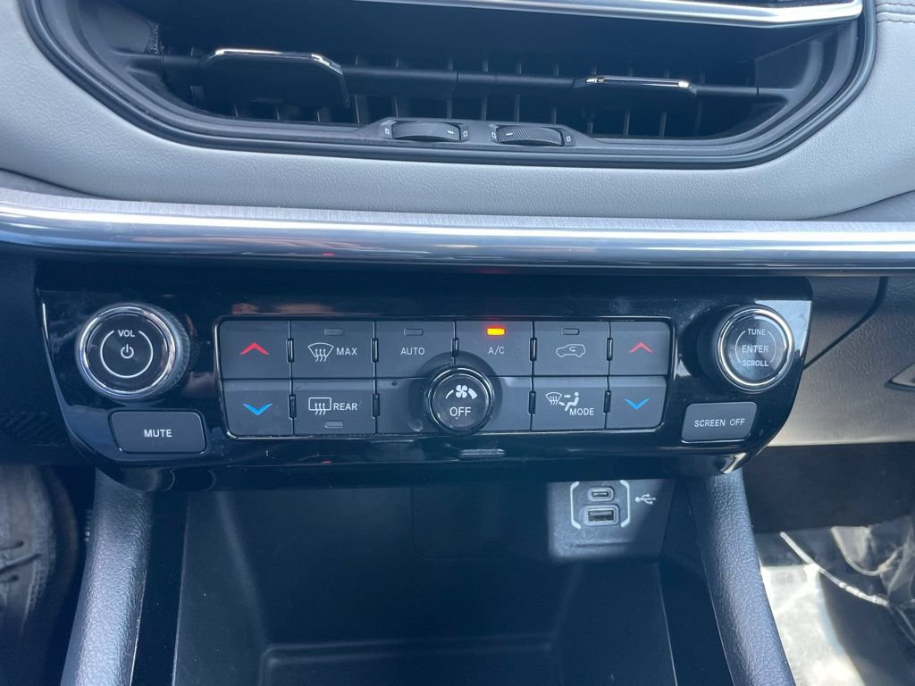 Used 2023 Jeep Compass Limited AWD/4WD image 12