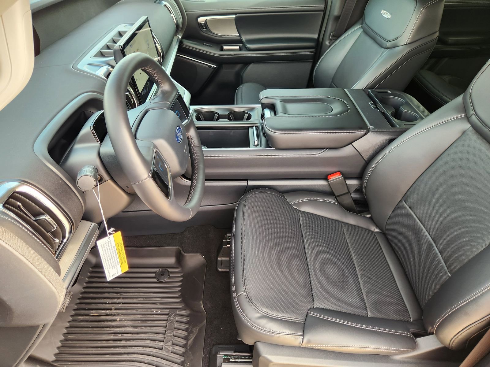 New 2026 Ford Expedition Platinum image 13