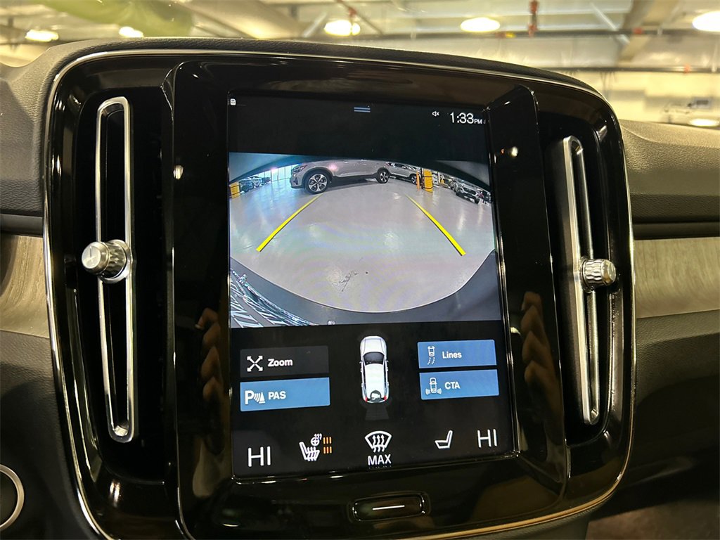 Used 2021 Volvo XC40 T5 Inscription w/ Climate Package image 17