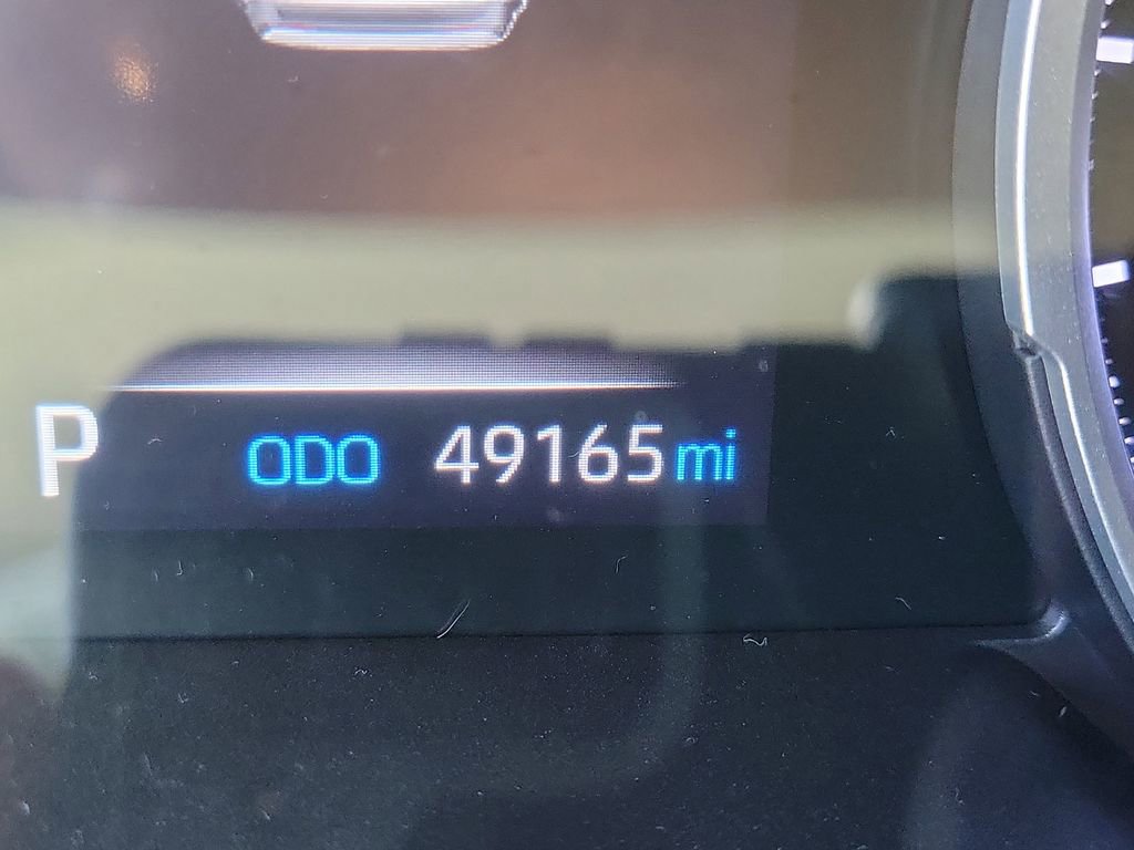 Used 2021 Toyota RAV4 LE image 25