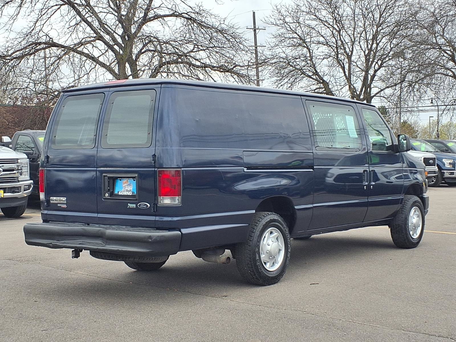 Used 2011 Ford E-250 and Econoline 250 Extended w/ PWR Group image 2