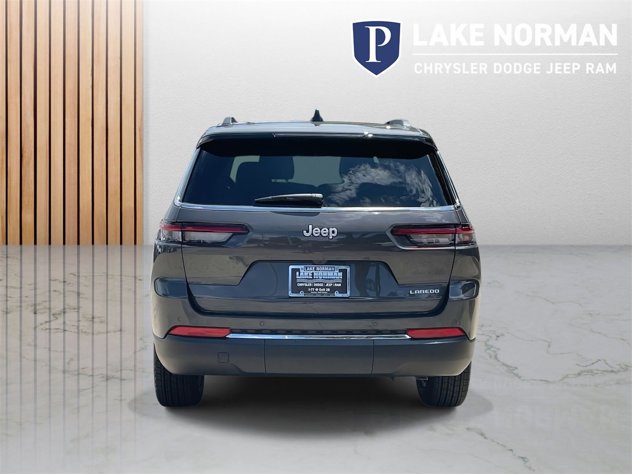 New 2025 Jeep Grand Cherokee L Laredo image 7