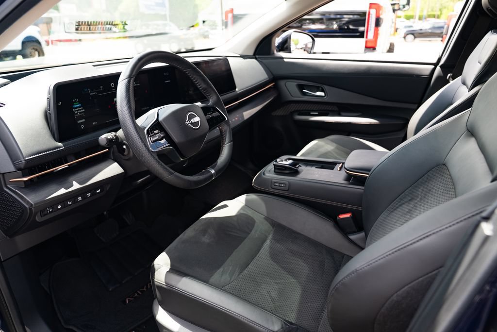 Used 2025 Nissan Ariya AWD image 20