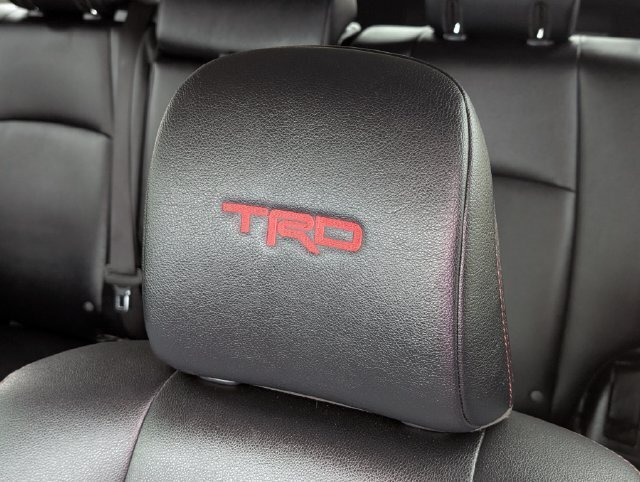 Used 2020 Toyota 4Runner Venture w/ Moonroof Package AWD/4WD image 16