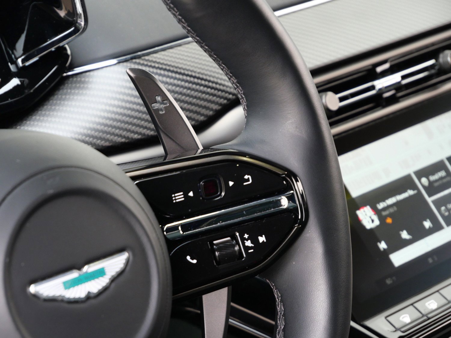 Used 2025 Aston Martin V8 Vantage Coupe image 18