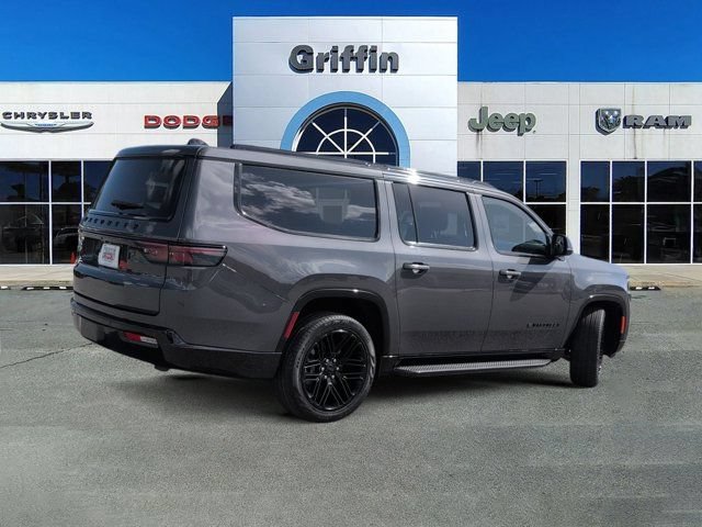 Used 2025 Jeep Wagoneer L Series II w/ Premium Group I AWD/4WD image 4