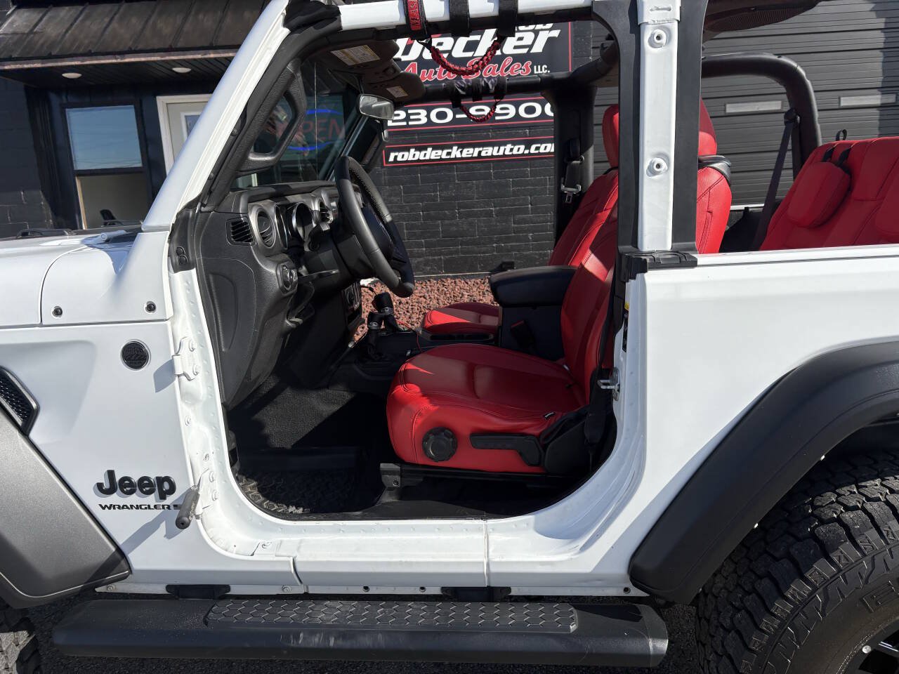 Used 2023 Jeep Wrangler Sport AWD/4WD image 3
