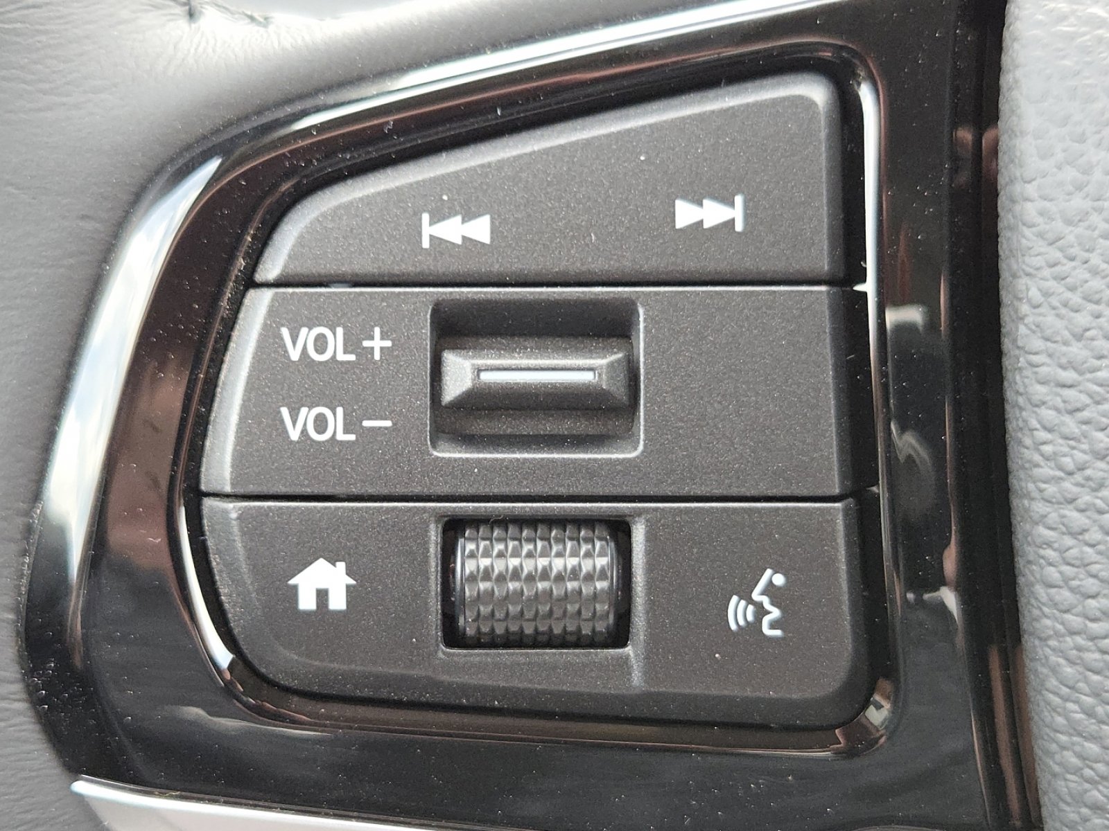 New 2026 Honda Odyssey Touring image 11