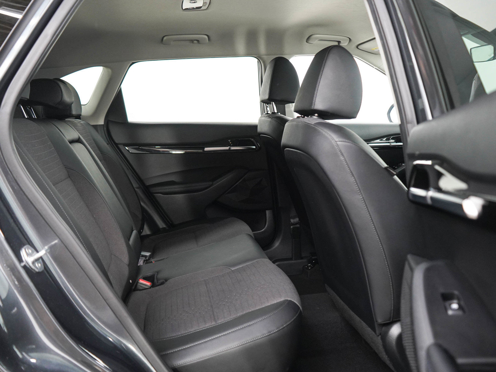 Used 2023 Kia Seltos S AWD/4WD image 12