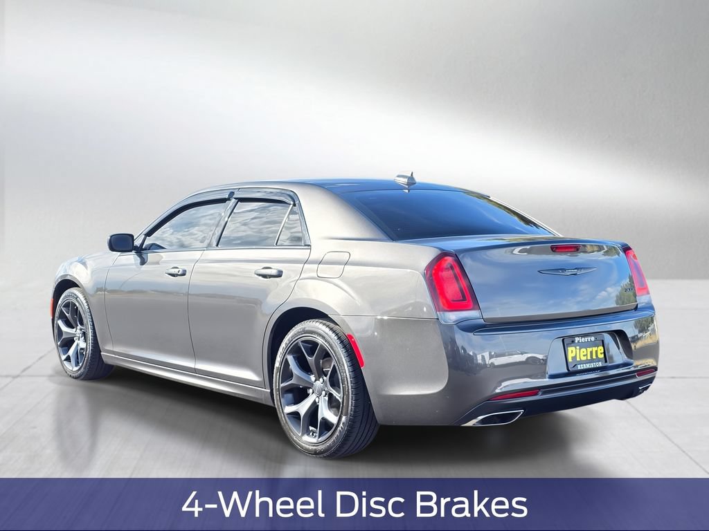 Used 2022 Chrysler 300 Touring L RWD image 4