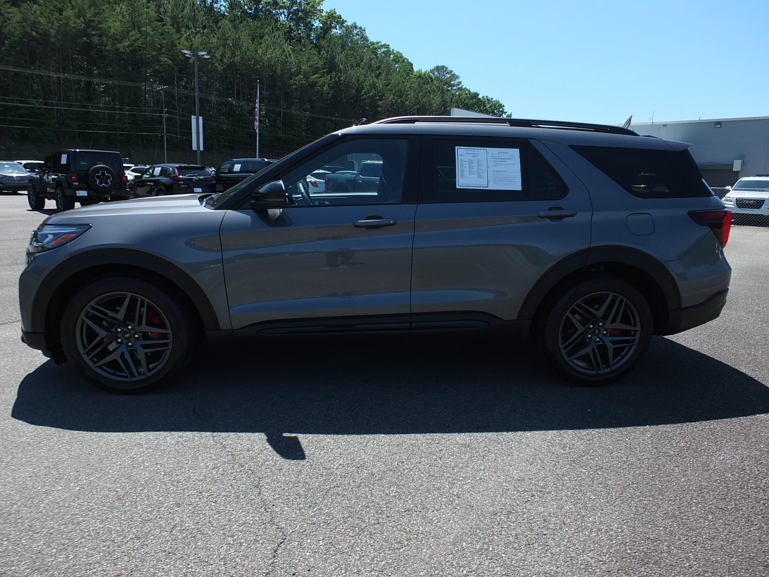 Used 2025 Ford Explorer ST w/ Sun And Sound Package AWD/4WD image 6