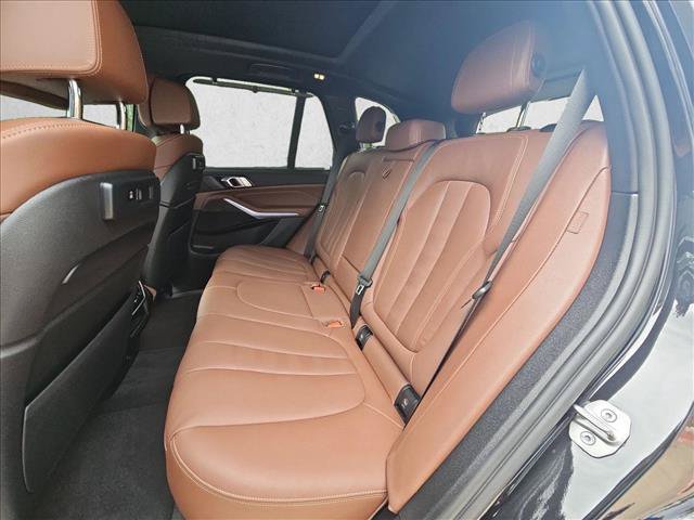 Used 2022 BMW X5 xDrive40i w/ Executive Package AWD/4WD image 17