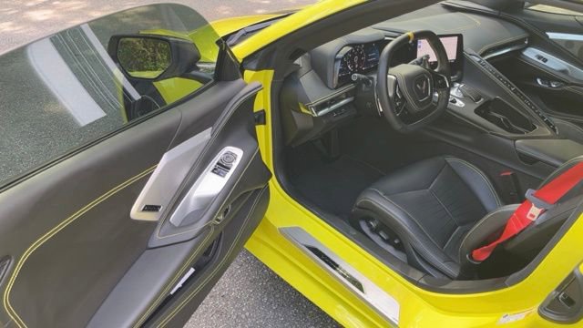 Used 2020 Chevrolet Corvette Stingray Premium Cpe w/ 3LT Preferred Equipment Group image 5