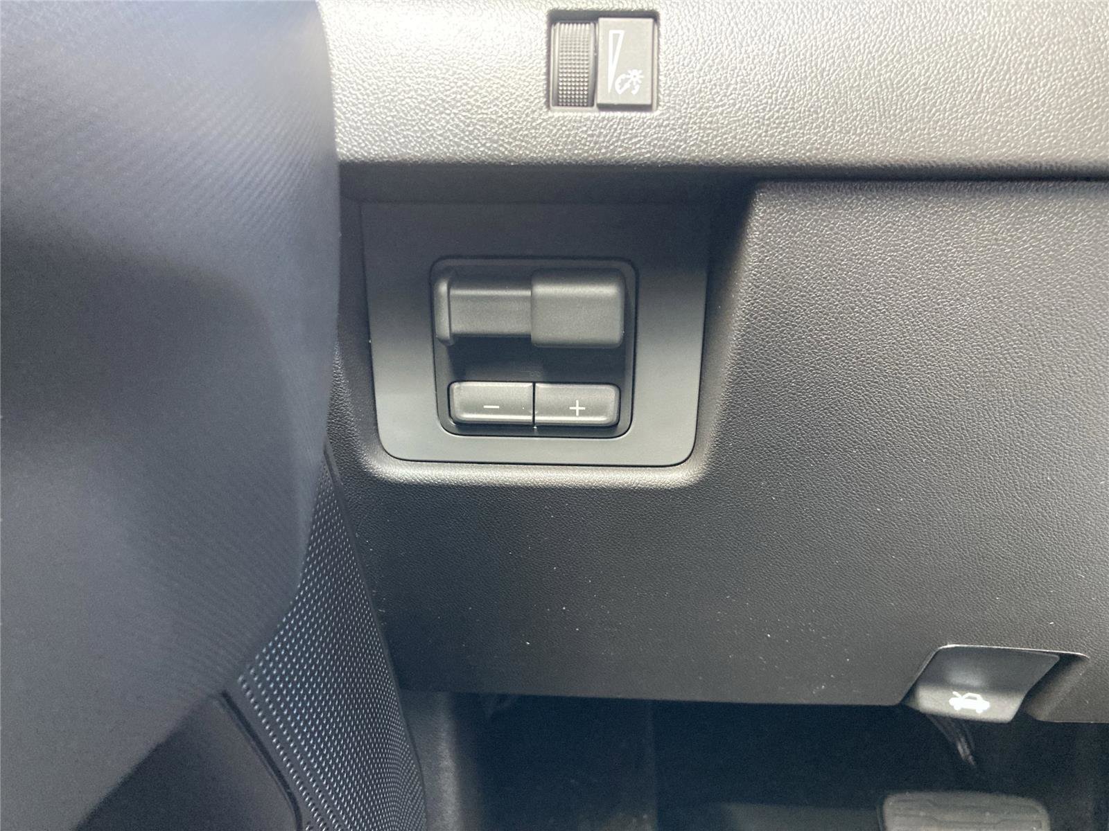 New 2026 GMC Canyon Elevation w/ Convenience Package image 24