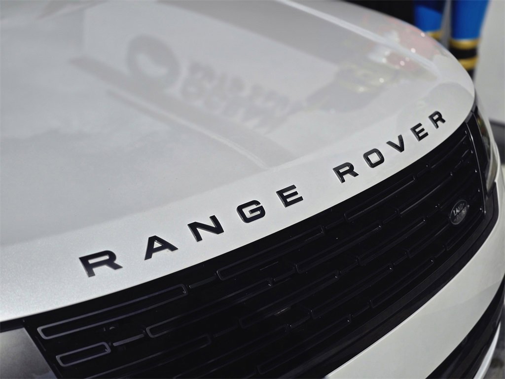 Used 2023 Land Rover Range Rover SE image 8