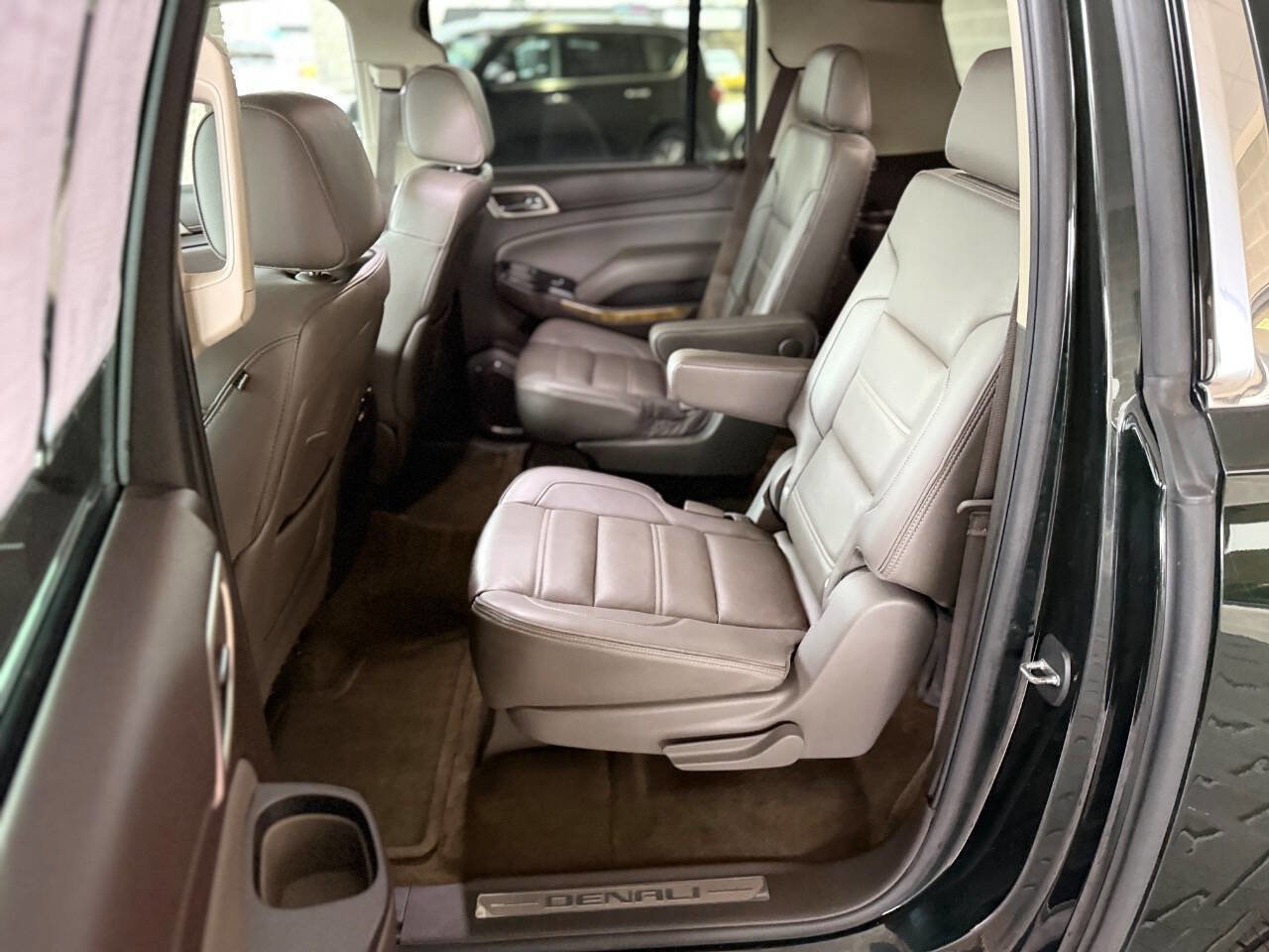 Used 2016 GMC Yukon XL Denali w/ Open Road Package image 30