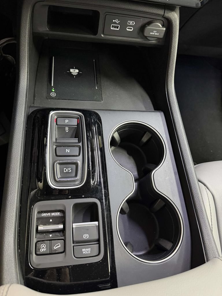 Used 2025 Honda Pilot EX-L image 12