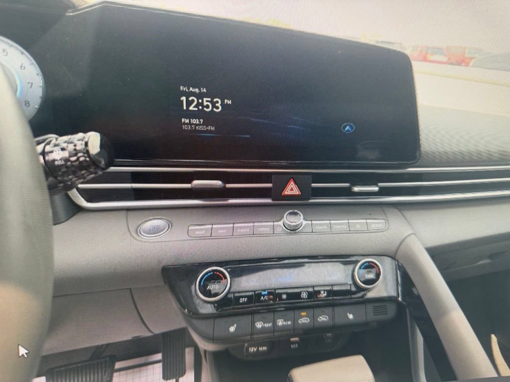 Used 2025 Hyundai Elantra SEL FWD image 3