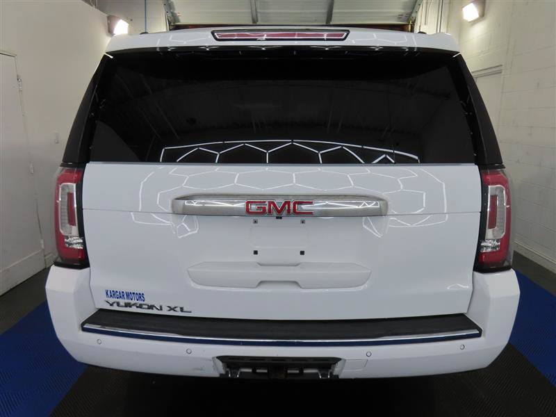 Used 2020 GMC Yukon XL Denali RWD image 11