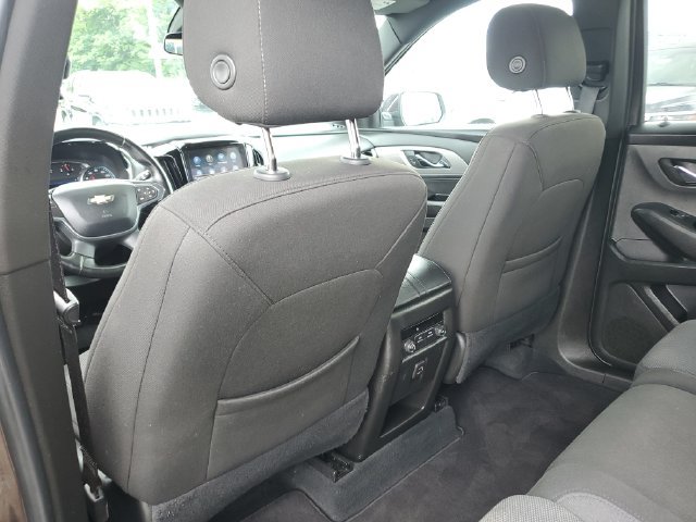 Used 2023 Chevrolet Traverse LT FWD image 14