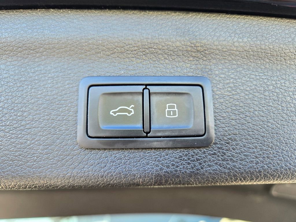 Used 2020 Audi Q3 2.0T Premium Plus w/ Premium Plus Package image 19