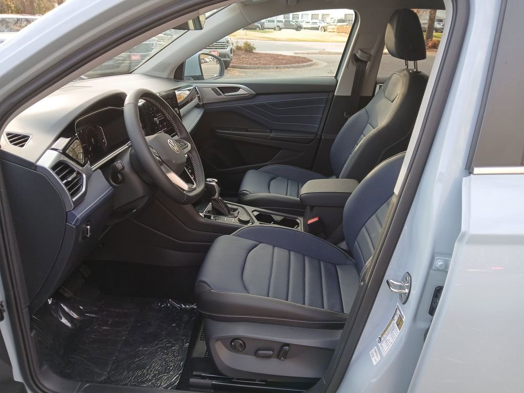 New 2026 Volkswagen Taos SEL image 9